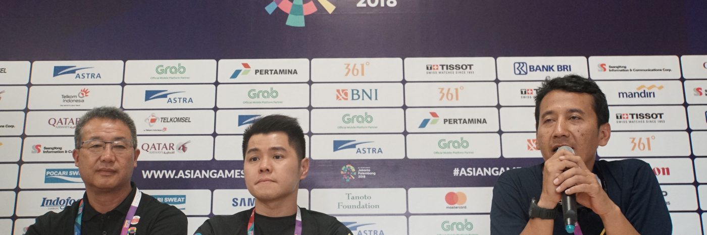 Technical Delegate Francis Lo, Jury President Stanley Yeo, dan Competition Manager Wahyu Pristiawan Buntoro ketika jumpa pers di venue press center (VPC) Sport Climbing, JSC, Palembang, Sumsel, Rabu (22/8/2018). (Hendra Nurdiyansyah)