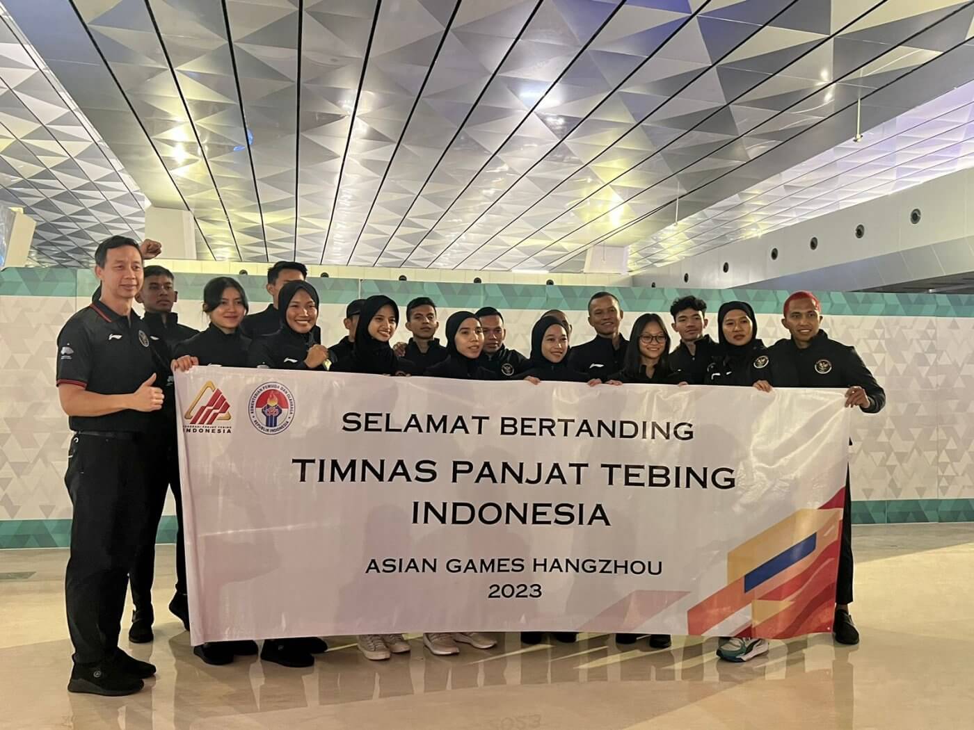 Bertolak Menuju Cina, Timnas Panjat Tebing Indonesia Pasang Target Emas di Asian Games 2022 Hangzhou