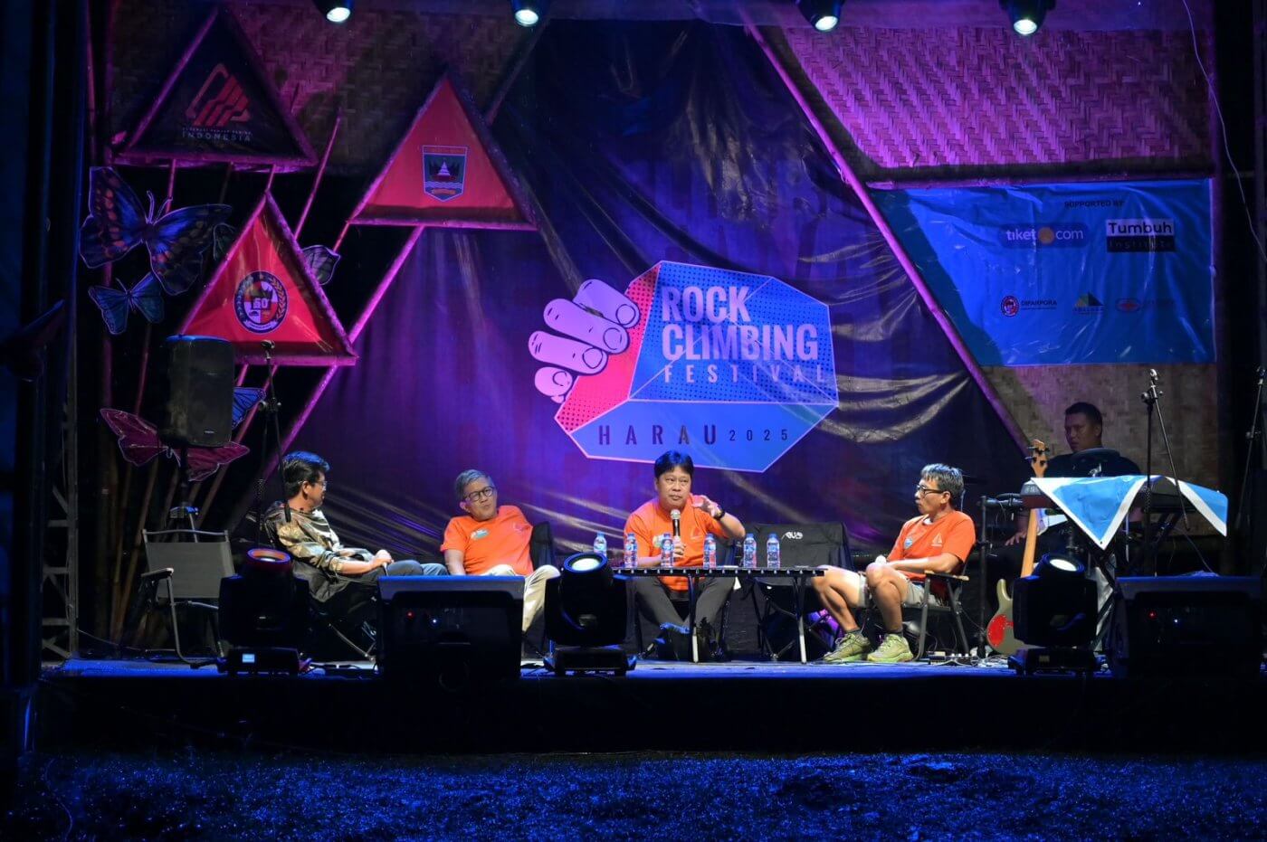 Industri Wisata Harus Patuh pada Etika Ekologi Industri Wisata Harus Patuh pada Etika Ekologi